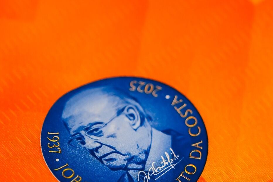 Equipamento do FC Porto para homenagear Pinto da Costa