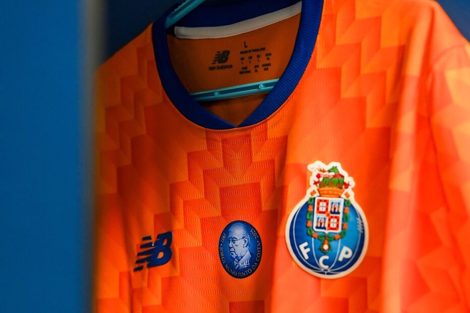 Equipamento do FC Porto para homenagear Pinto da Costa