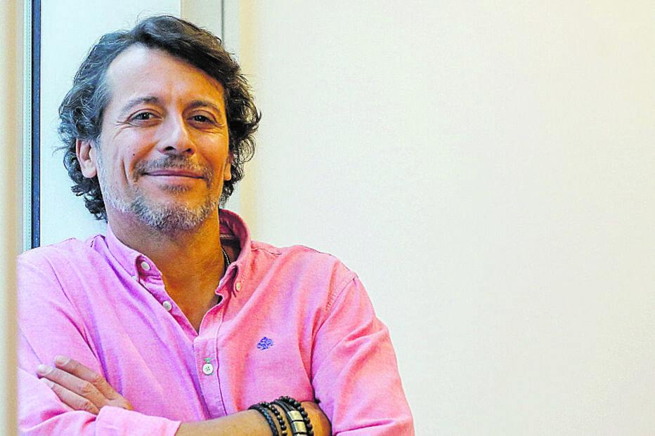 António Pedro Cerdeira tem 54 anos 