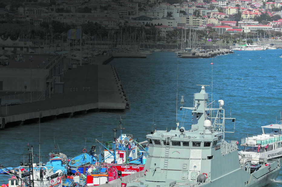 MP entende que navio 'Mondego' com risco e degradado podia cumprir a missão