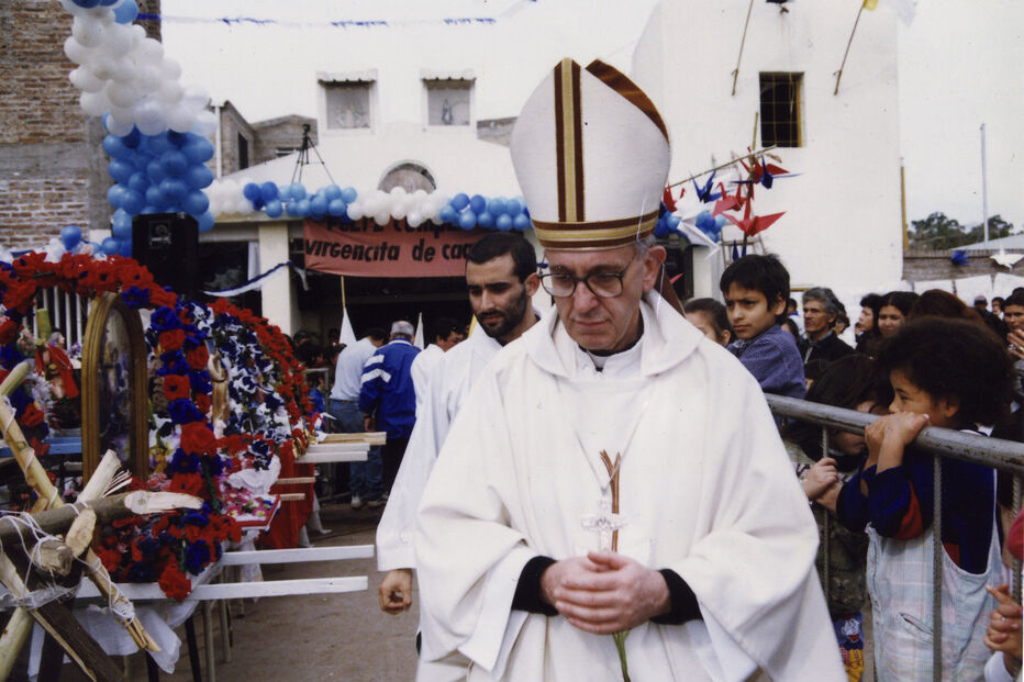 Papa Francisco ainda como cardeal argentino Jorge Mario Bergoglio em 2003
