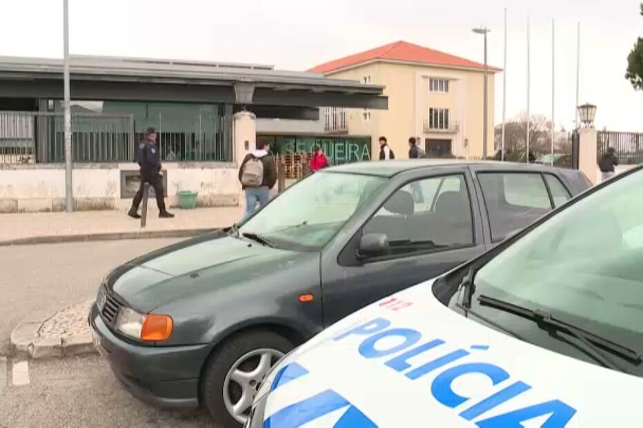Homem invade escola para fazer sexo com aluna em Leiria