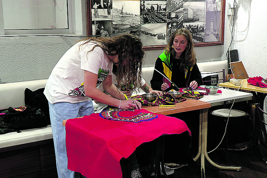 EM Sesimbra, promete-se cor e ritmo. O trabalho é voluntários e só pensa na satisfação do público