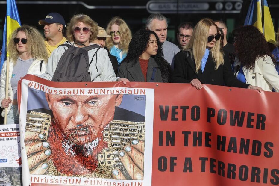 Ucranianos manifestam-se em Lisboa pela paz e com críticas a Trump