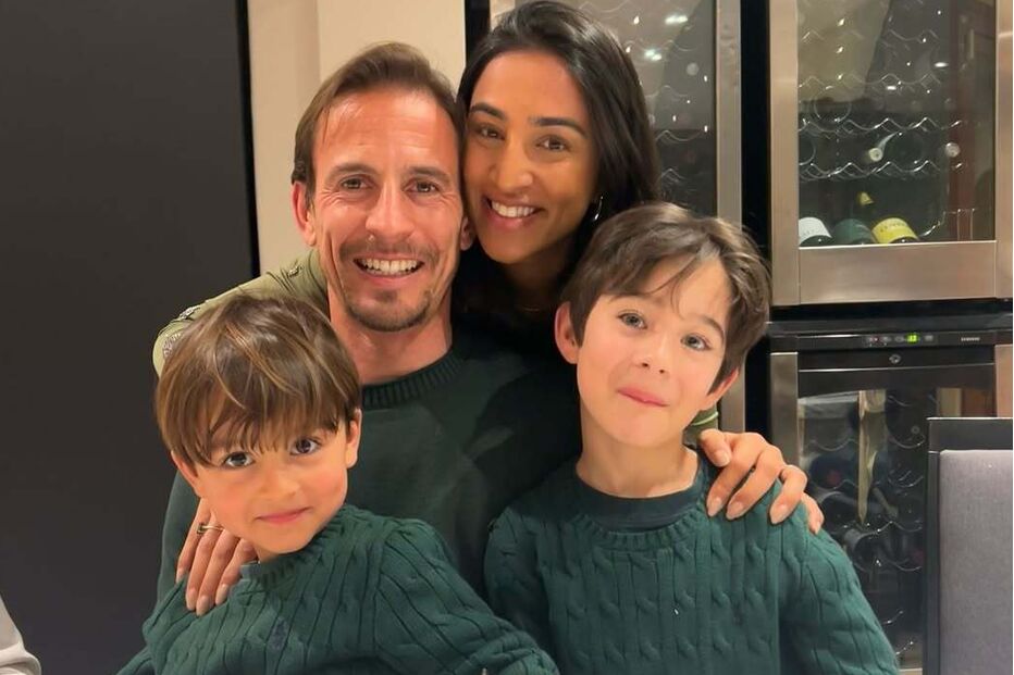 João Pereira com a mulher e filhos