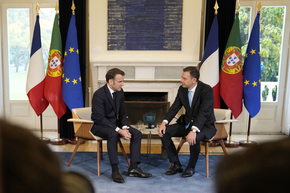 Emmanuel Macron e Luís Montenegro durante visita do chefe de Estado francês a Portugal 