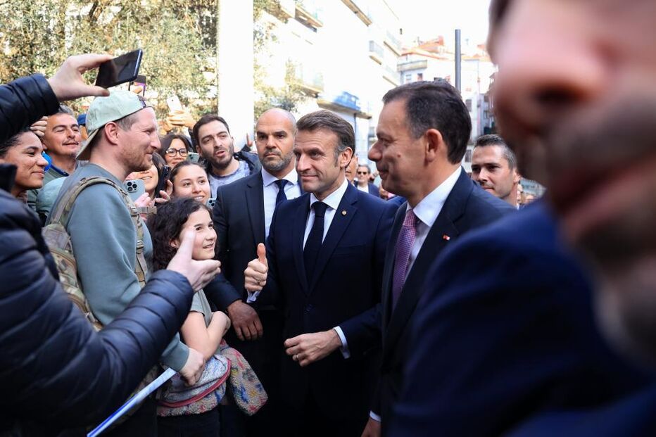 Emmanuel Macron e Luís Montenegro durante visita do chefe de Estado francês a Portugal 