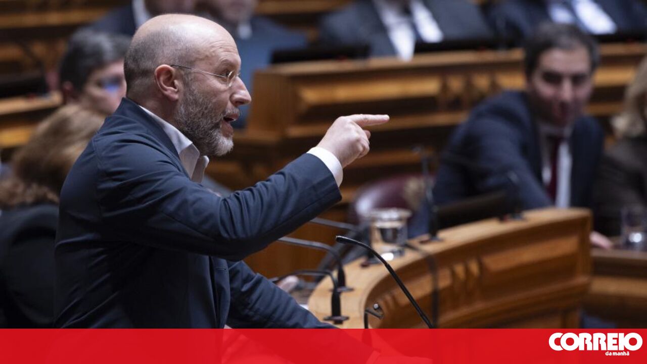 Crise na Saúde Portuguesa: Rui Tavares Critica Governo Montenegro e Defende Mais Investimento no SNS