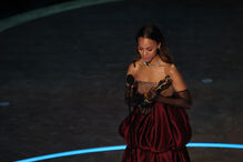 Zoe Saldaña sagra-se a Melhor Atriz Secundária