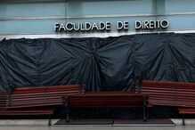 Estudantes da Faculdade de Direito protestam contra eliminação de uma época de avaliação