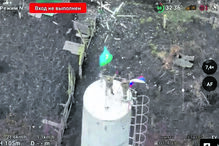 Fotografias e vídeos partilhados nas redes sociais mostram militares russos no centro da cidade de Sudzha 