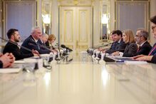 Paulo Rangel reunido com Volodymir Zelensky em Kiev