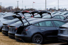 Veículos Tesla danificados em ações de protesto no Canadá contra Trump e Musk