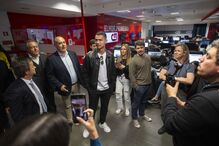 Cristiano Ronaldo visita redação e estúdios da Medialivre