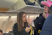 O CM apanhou Inês e Mariana no avião a caminho da cidade de Sevilha, Espanha 