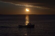 Eclipse solar parcial visto no Oceano Atlântico