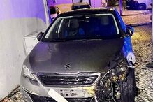 Pelo menos três carros e vários caixotes de lixo incendiados durante a noite em Setúbal