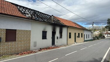 Incêndio atingiu três casas em Santo Tirso