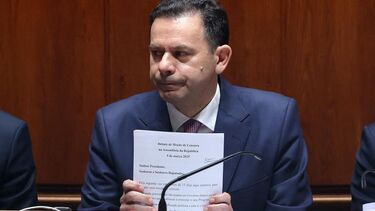 Governo já aprovou moção de confiança que vai entregar no Parlamento 