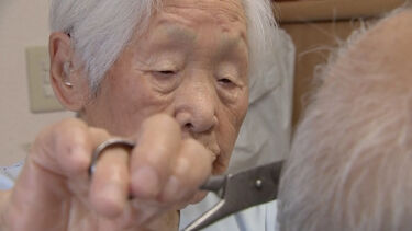 Esta mulher tem 108 anos e é a barbeira mais velha do mundo