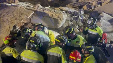 Idosa resgatada com vida após estar 24 horas debaixo dos escombros de casa em Itália