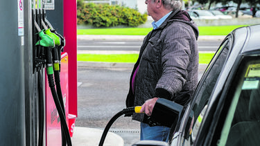 Governo mete travão à subida dos combustíveis