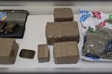 Droga e o outro material foi apreendido pela PSP na Serra da Luz, Odivelas