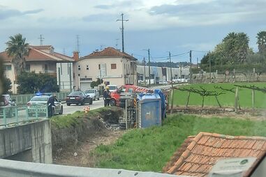 Homem ferido em despiste de camião em Penafiel