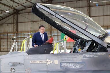 Luís Montenegro na cerimónia dos 20 anos de privatização da OGMA - Indústria Aeronáutica de Portugal., no Parque Aeronáutico de Alverca