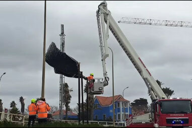 Cartaz desprendeu-se em São Pedro do Estoril