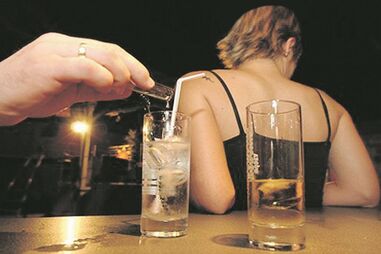 Homem colocava drogas nos copos das vítimas durante as festas