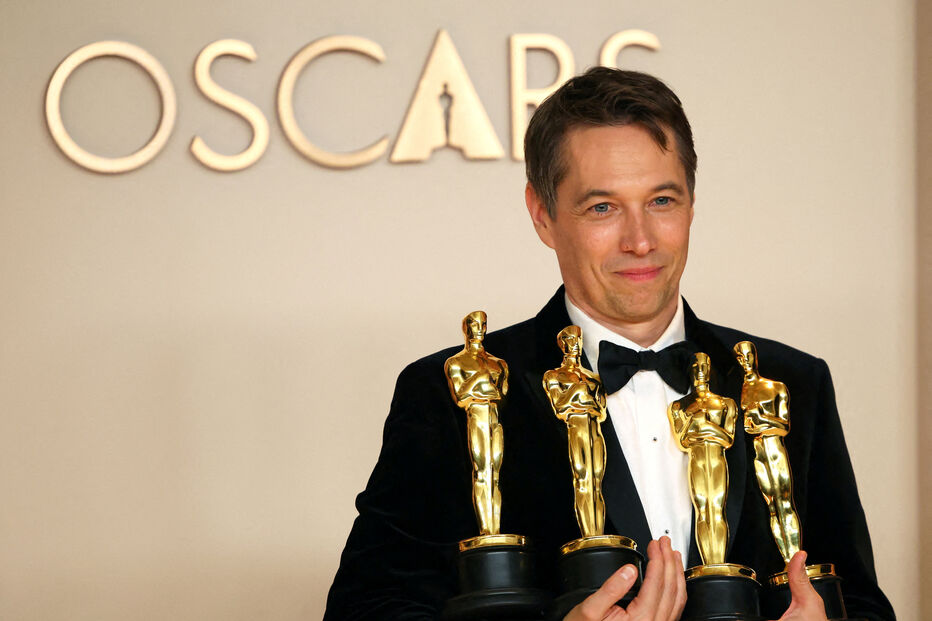 Diretor Sean Baker do filme Anora com quatro dos cinco Óscares ganhos