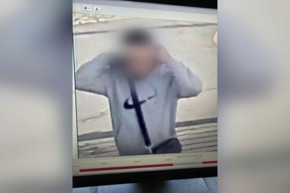 Suspeito de abalroar agente da polícia