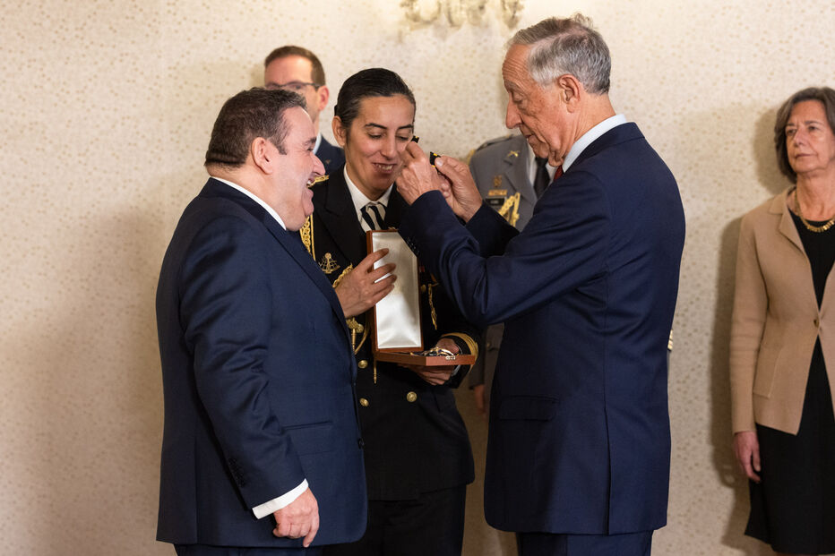 O Presidente da República condecora Fernando Mendes