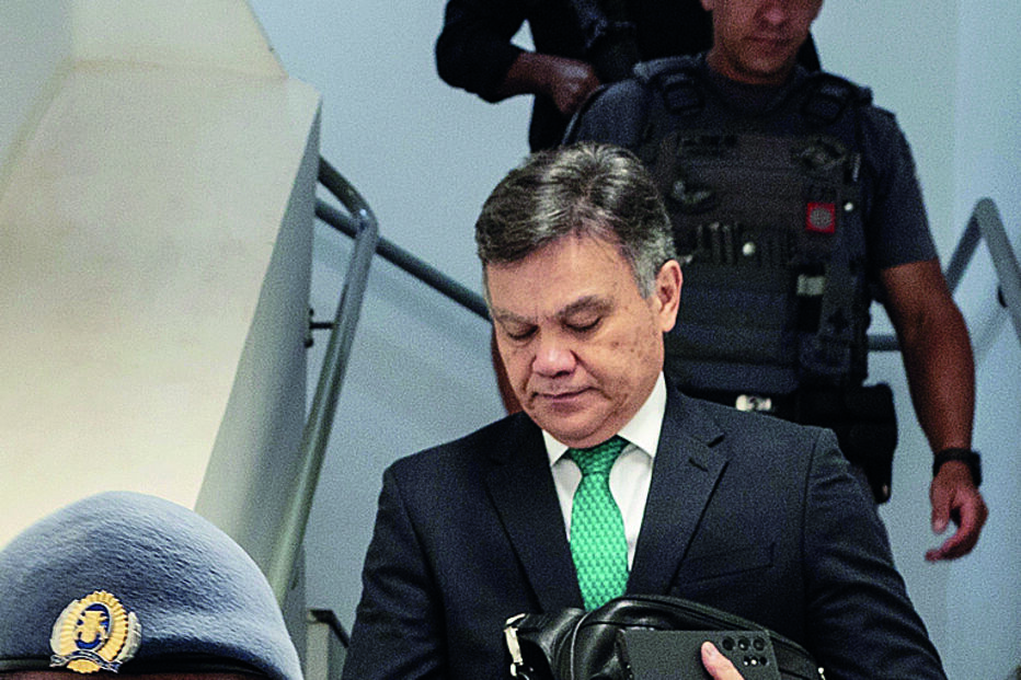 Lincoln Gakiya, promotor do Ministério Público de São Paulo, tem a ‘cabeça a prémio’ por liderar a guerra contra o PCC. Tem escolta policial 24 horas por dia, sete dias por semana