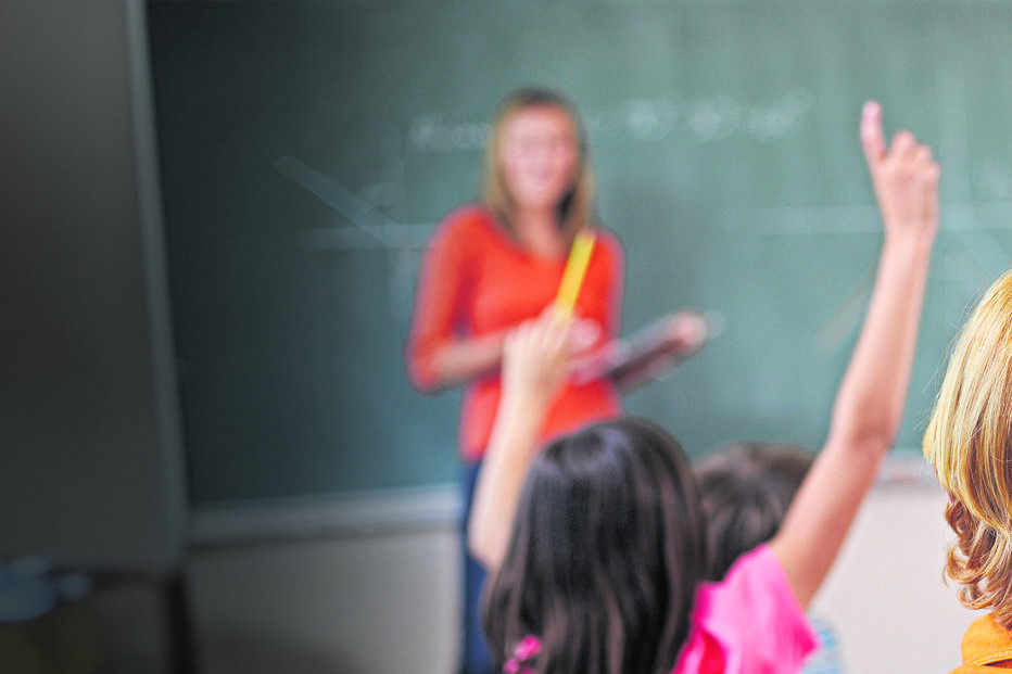 Decreto-lei aprovado na sexta-feira altera três diplomas que regulamentam a profissão docente e o funcionamento das escolas 