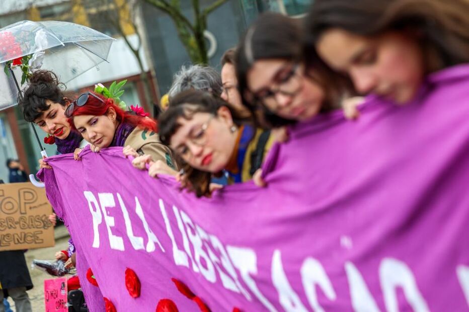 Manifestação nacional organizada pelo Movimento Democrático de Mulheres (MDM) para assinalar o Dia Internacional da Mulher