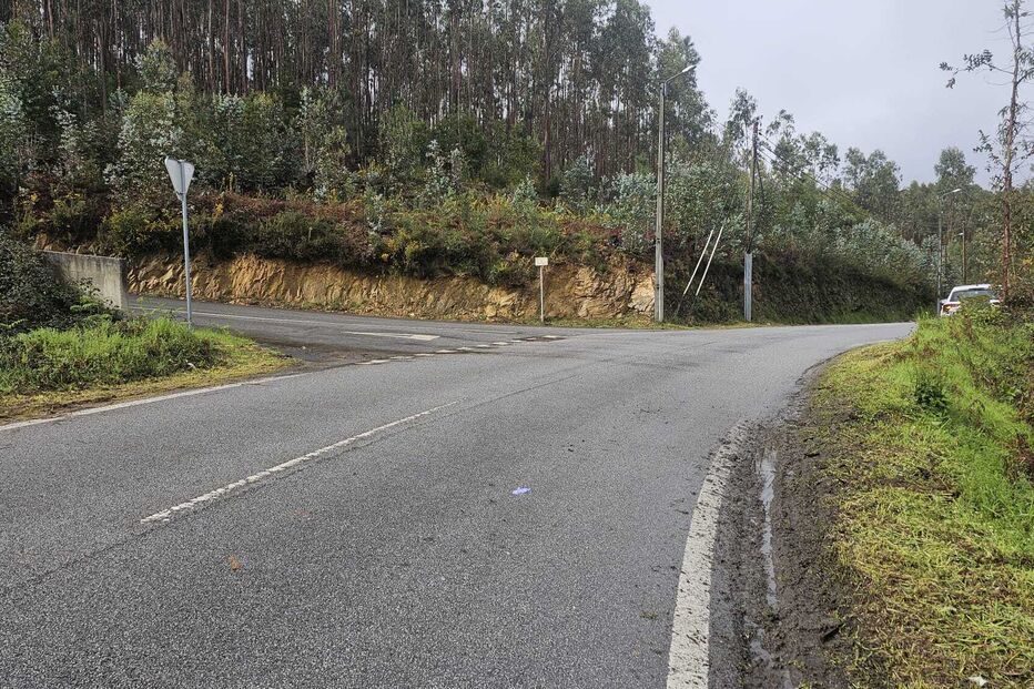 Homem esfaqueado por trio de assaltantes na Feira