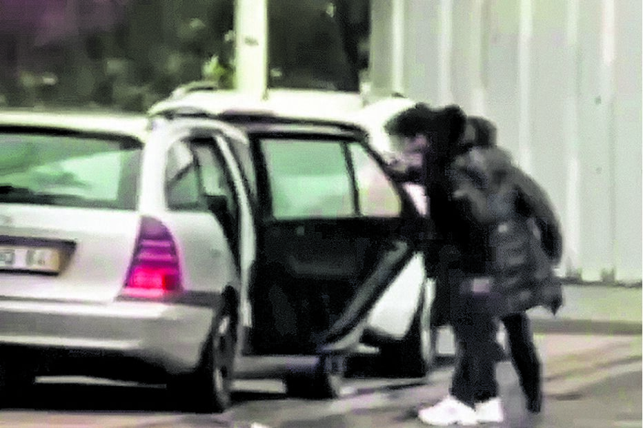 Imagens de vídeo que mostram o grau de violência dos jovens contratados pelos traficantes da Quinta do Loureiro, em Lisboa