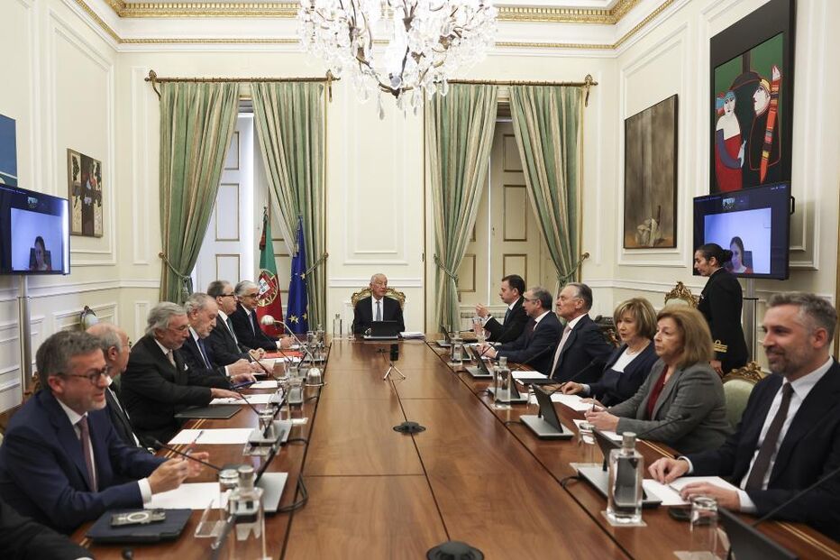 Conselho de Estado está reunido para debater crise política