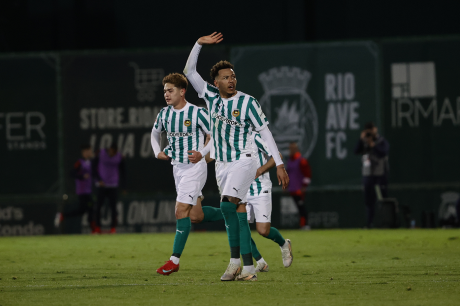 Clayton empata a partida em Vila do Conde