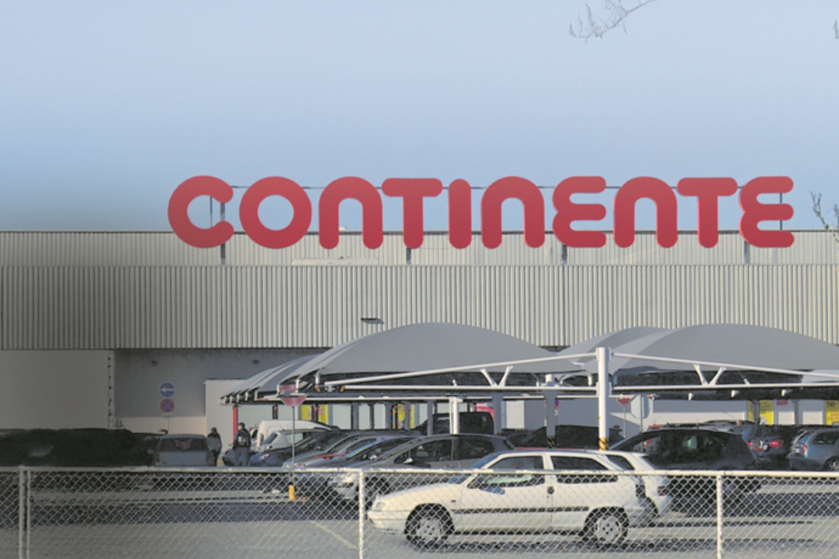 Tribunal diz ser ilegal pedir a funcionários do Continente que mostrem mãos, esvaziem bolsos e abram sacos