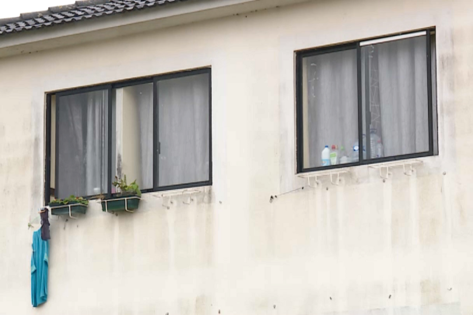 PSP fiscaliza antigo colégio em Massamá transformado em habitação precária para imigrantes