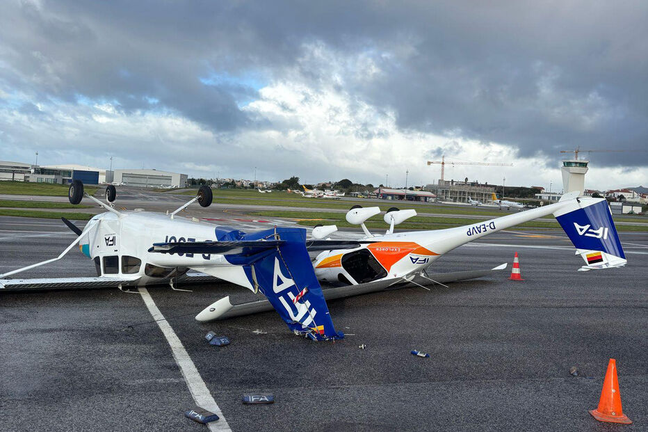 Aviões capotados no Aeródromo de Cascais