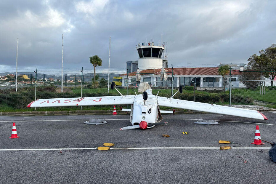 Aviões capotados no Aeródromo de Cascais