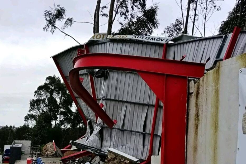 Destruição no FC Macieirense após o mau tempo