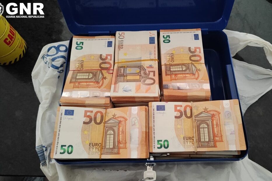 Desmantelada rede internacional de contrabando de tabaco