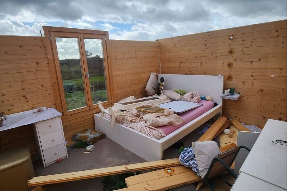 casa madeira destruida 1.jpg