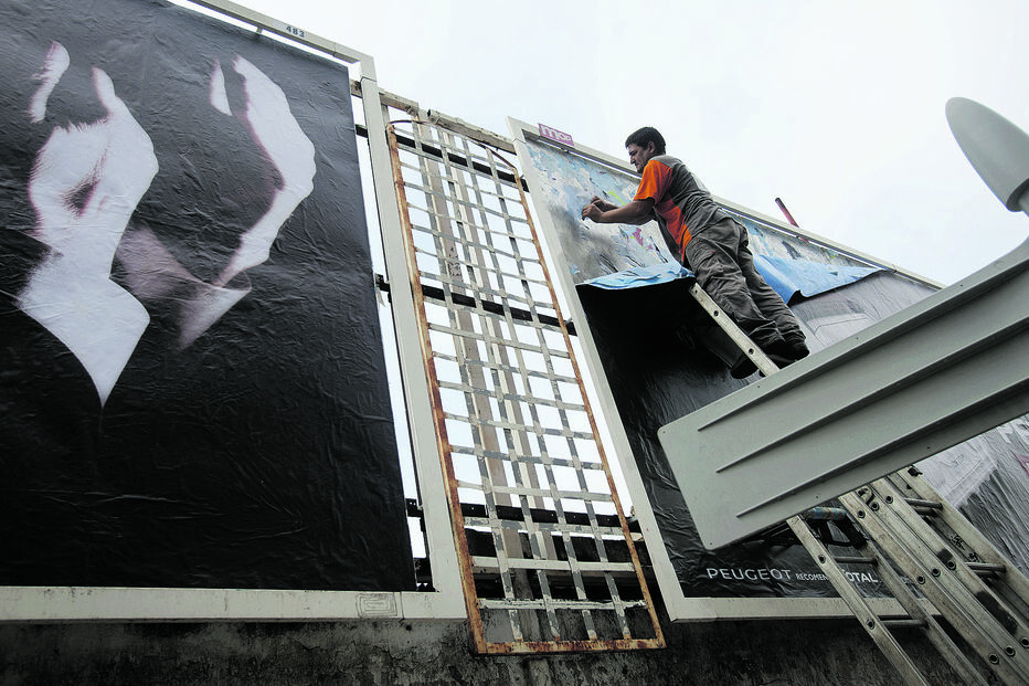 Os painéis publicitários são presença permanente nas principais vias rodoviárias do País