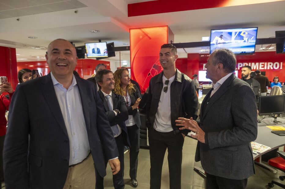 Cristiano Ronaldo visita redação e estúdios da Medialivre